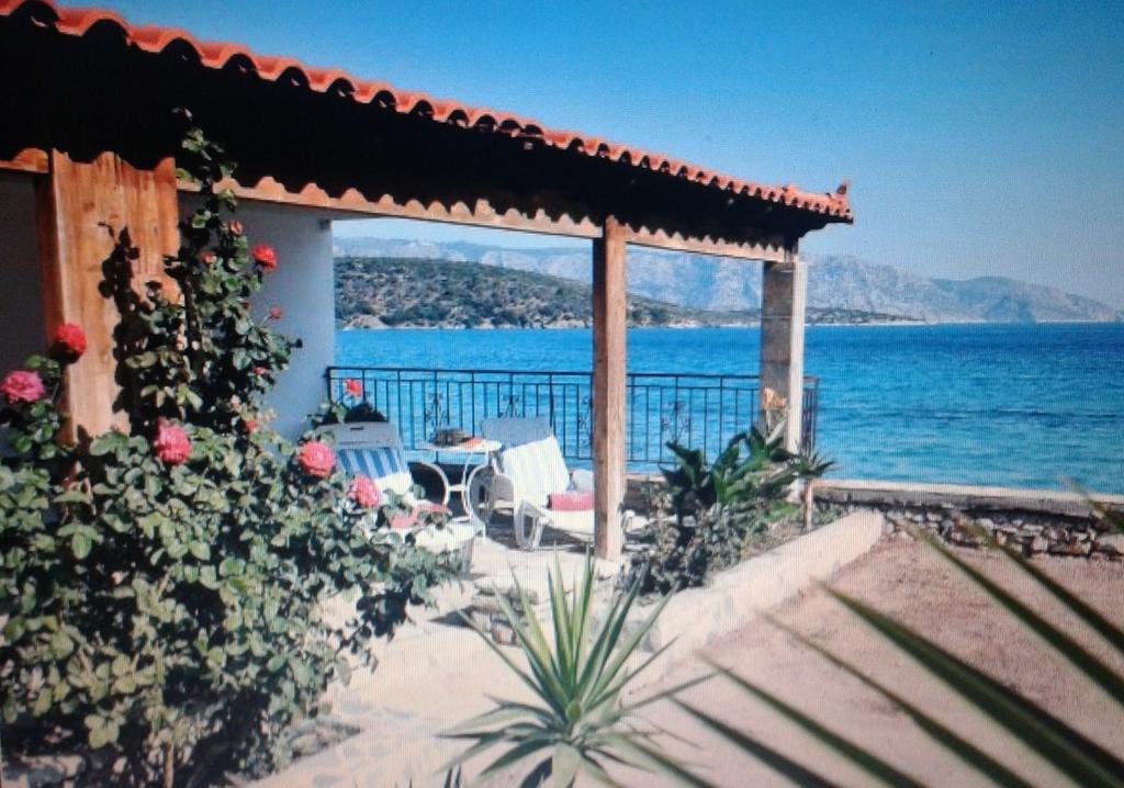 Villa Glyfos Kerveli الغرفة الصورة